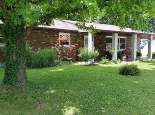 23 Rosewood Dr, Maryville, IL
