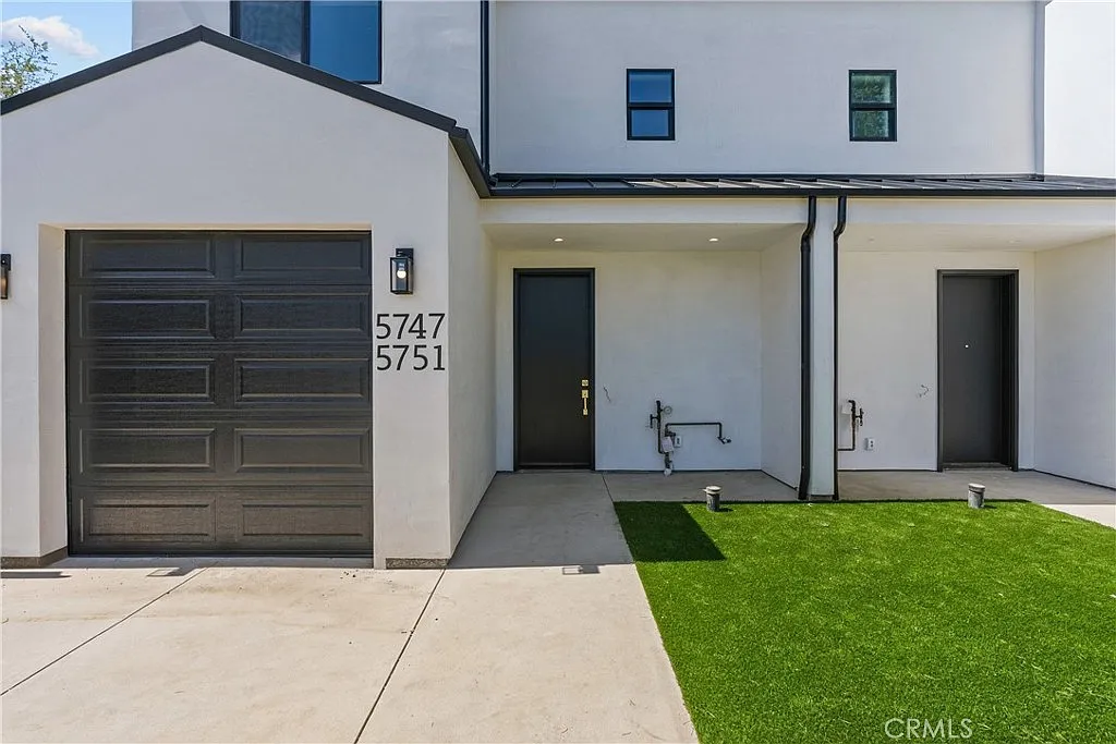 3 bed, 2.5 bath, 1667 sqft, $4,600 — Photo 3