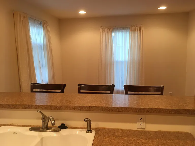36 Cayuga Pl — Photo 3