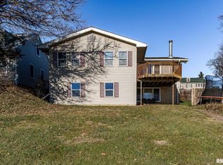 2530 E Telegraph Rd, Davenport, IA 52804