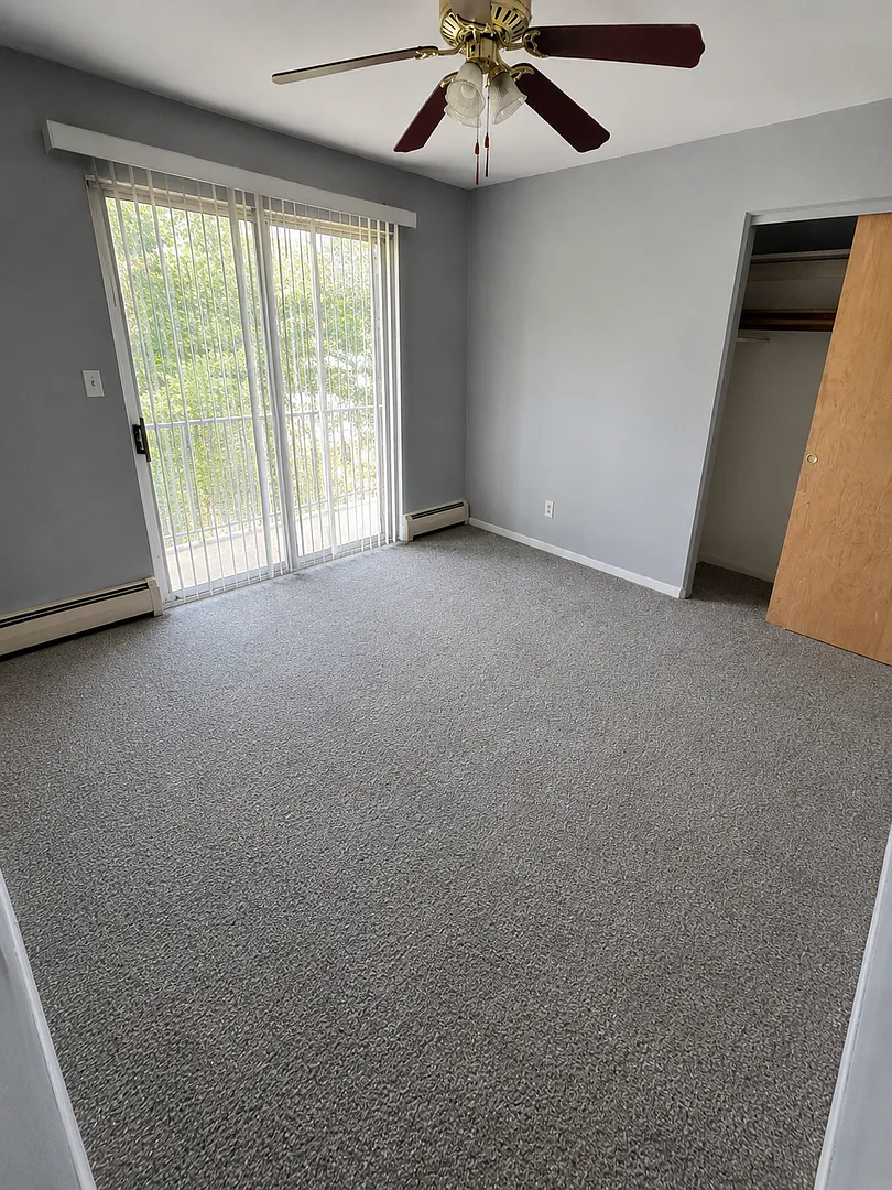 Beverly Manor 1736 — Photo 3