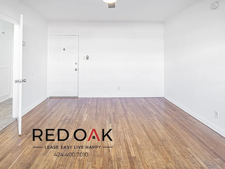 1024 Menlo Ave #6 — Photo 3