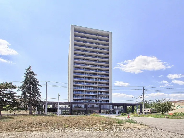 741 King St W #103 — Photo 1