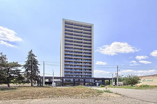 741 King St W #103 Photo 1