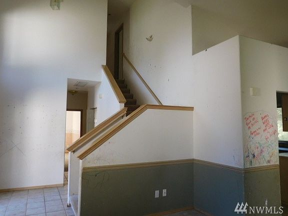 3rd image of 1206 123rd Ave NE