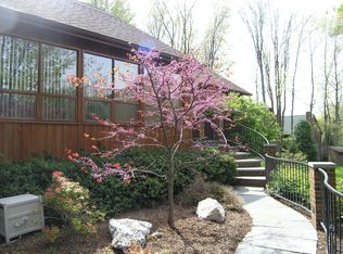 29 Cedar Ct, Endicott, NY 13760