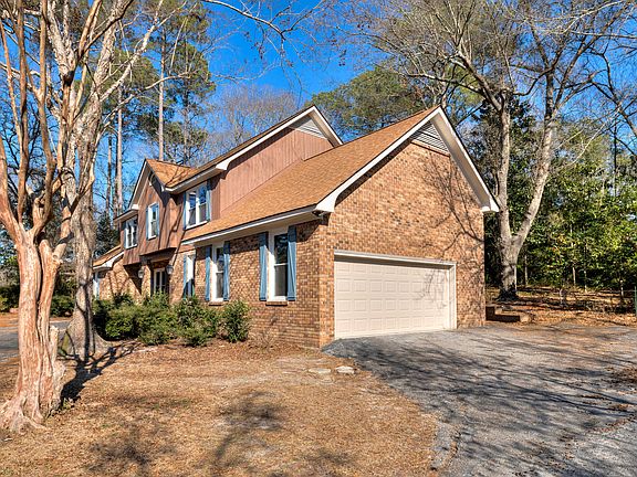 3rd image of 971 Heather Ln