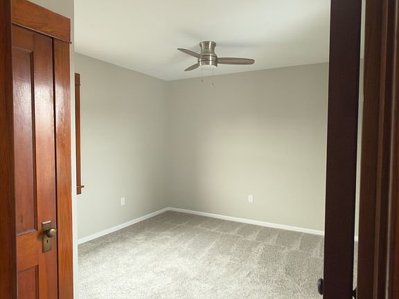 2nd image of 1015 Abbott Rd Floor 2