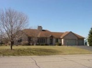 9653 Wellington Ln, Woodbury, MN 55125