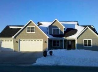 W6068 Sweet William Dr, APPLETON, WI 54915