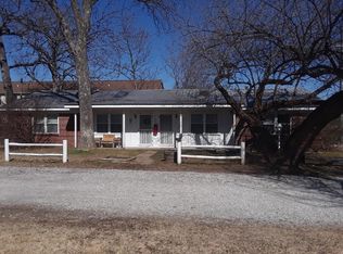 1305 N Leverett Ave, Fayetteville, AR 72703