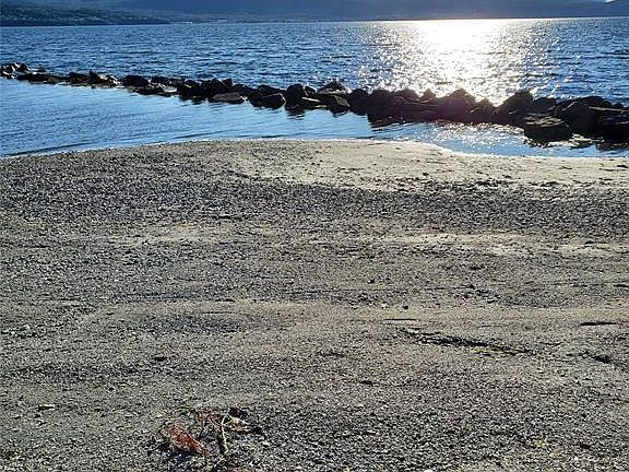 3rd image of 11 Beach Lane