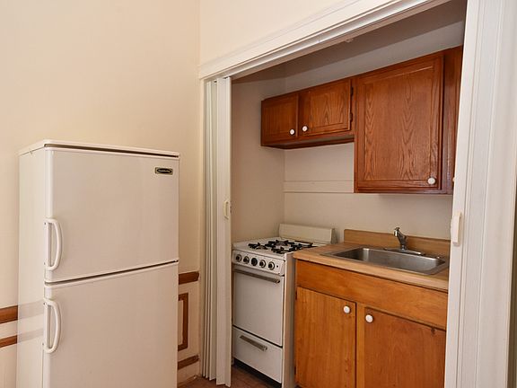 2nd image of 5301 N Ashland Ave #1L