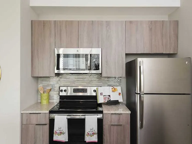 218 Arch Street — Photo 2