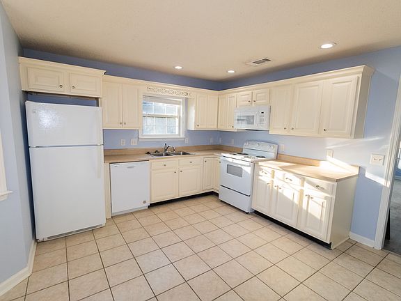 4th image of 1602 Drayton Ln