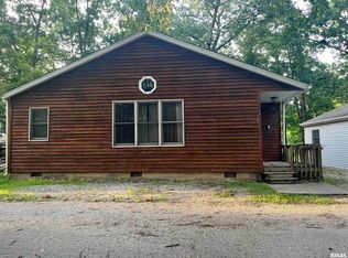 15932 Spruce Ln, Girard, IL 62640