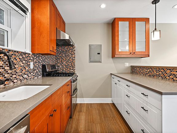 3rd image of 1207 Hampel St
