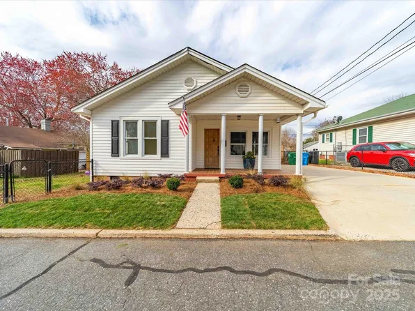 719 Washington St, Cramerton, NC 28032