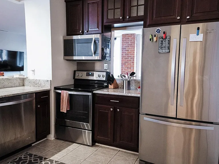 110 E Washington St #601 — Photo 10