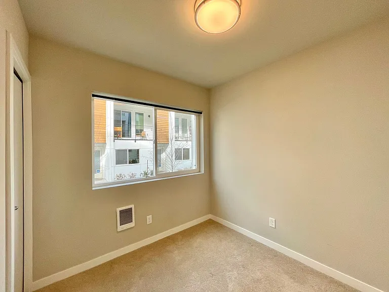 8602 22nd Pl NE — Photo 16