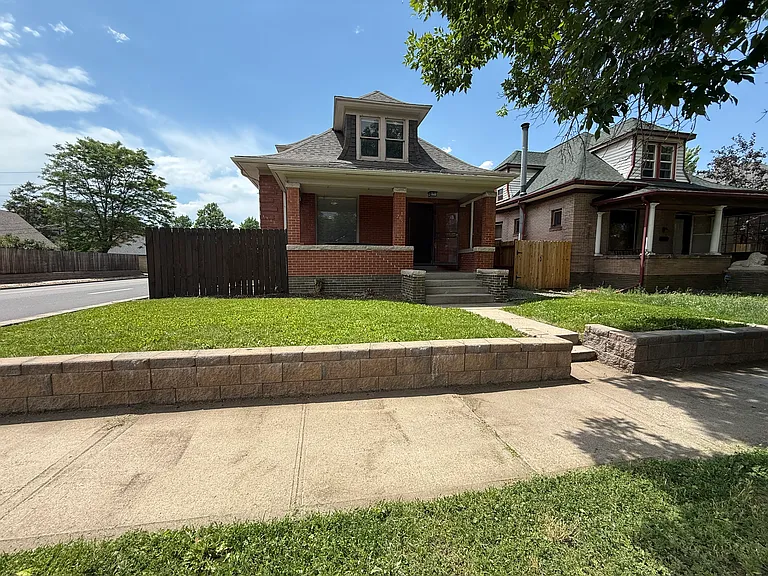 295 S Ogden St — Photo 12