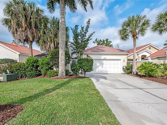 3rd image of 327 Pindo Palm DR