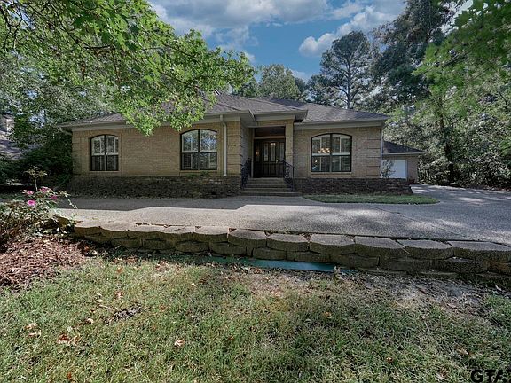 4th image of 635 Hideaway Ln E