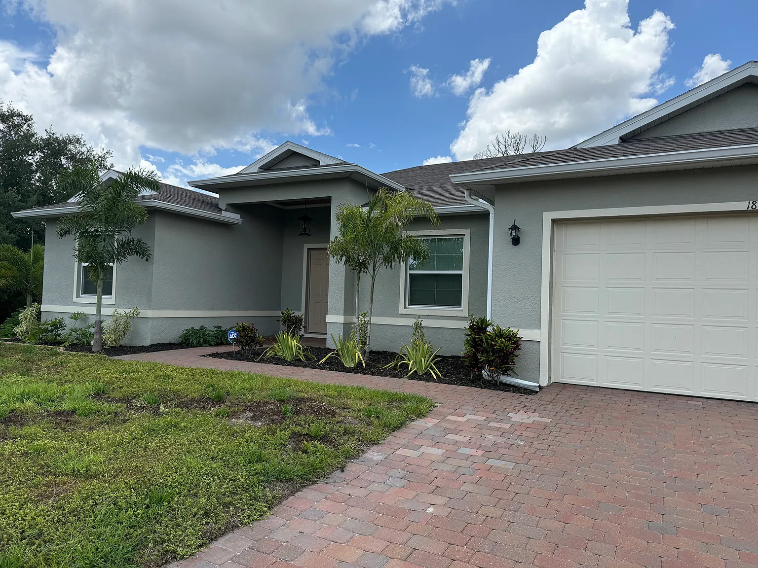 3 bed, 1974 sqft, $2,995 — Photo 2