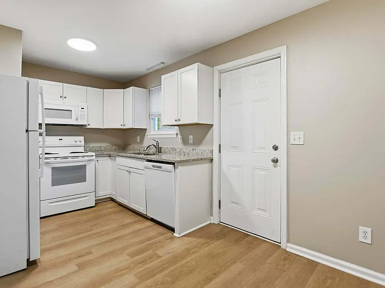 2107 Rondo St #107 — Photo 13