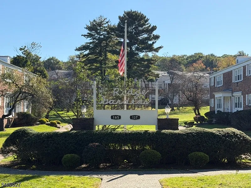 1 bed, 1.0 bath, 860 sqft, $2,250 — Photo 1