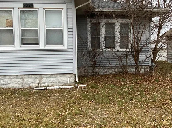 2243 E 4th St, Waterloo, IA 50703