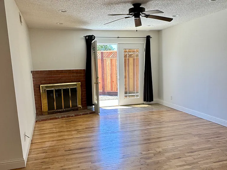 19 Bernice Ct — Photo 2