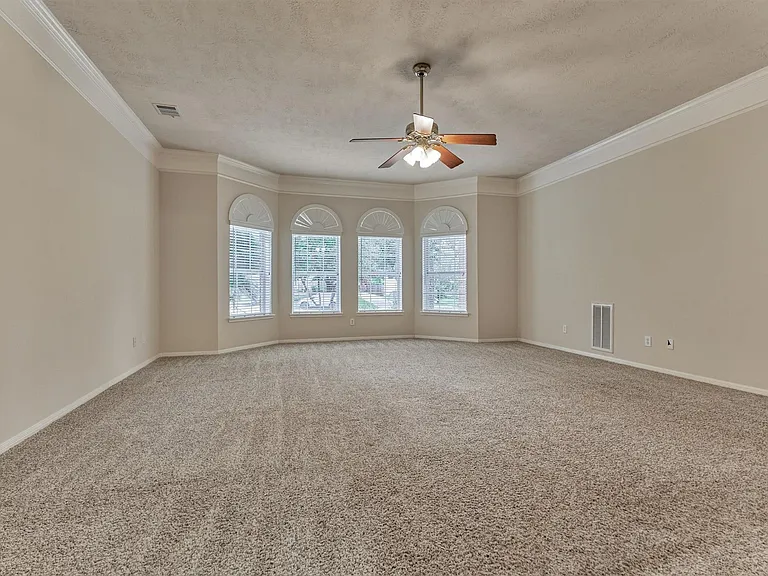 6615 Haughton Dr — Photo 14