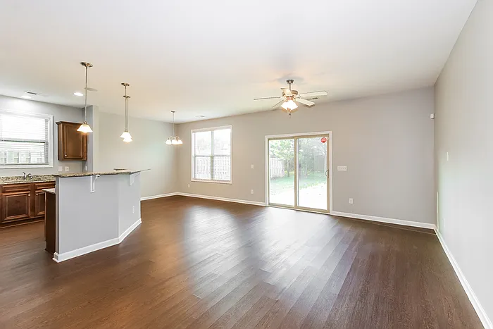 262 Claudia Dr — Photo 4