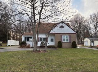 1550 Chapman Dr, Akron, OH 44305