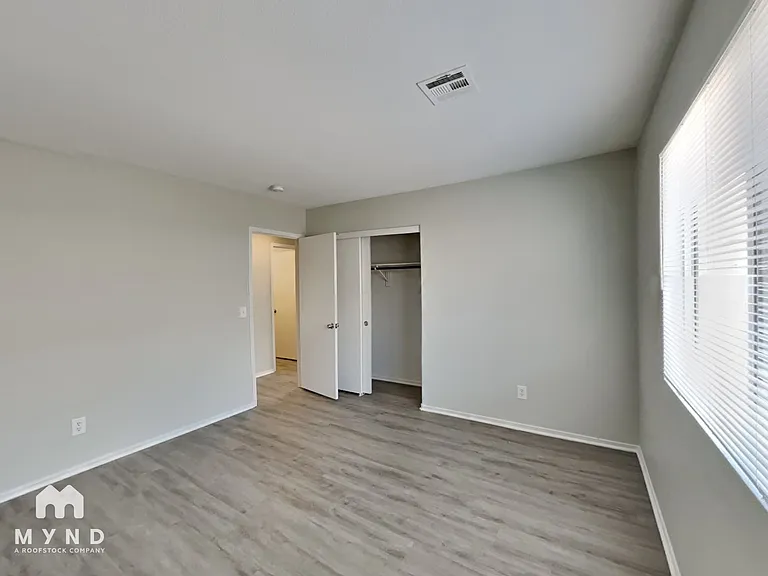 6271 Stone Hollow Ave — Photo 23