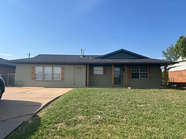 4815 NW Floyd Ave — Photo 1
