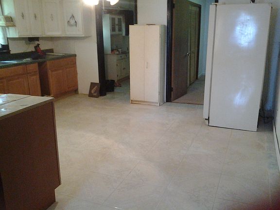 kitchen opens up to laundry 