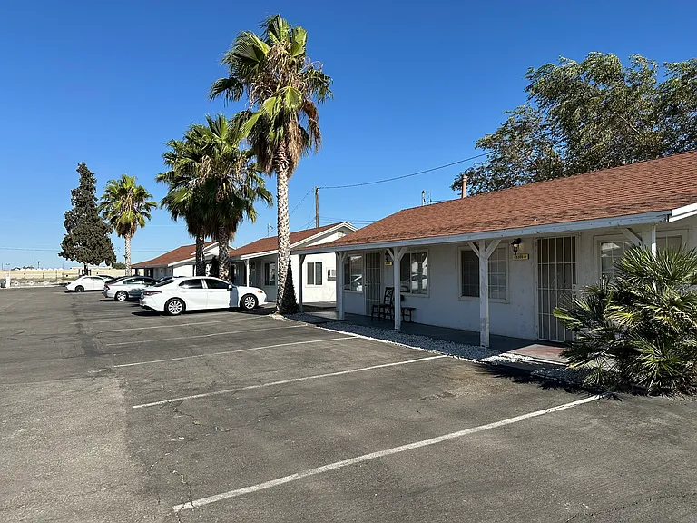 45305 Sierra Hwy — Photo 21