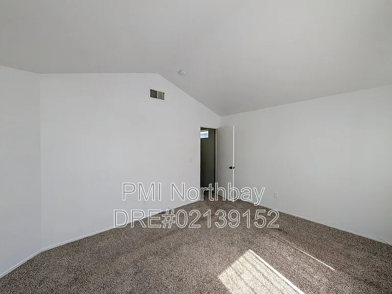 317 Ridgecrest Cir — Photo 11