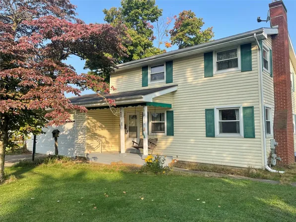 136 Hathaway St W, Girard, PA 16417