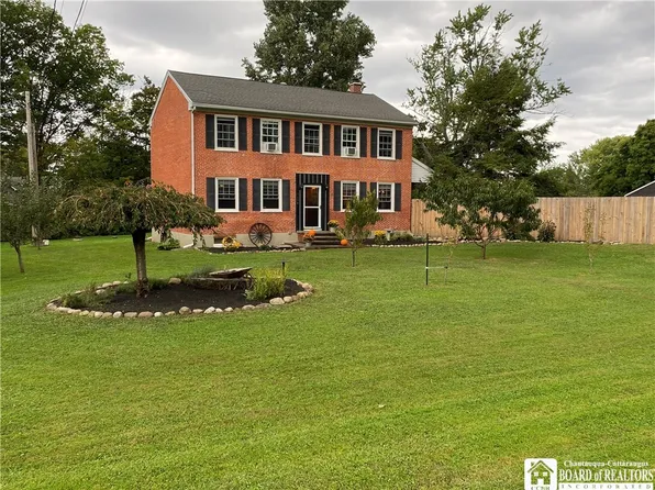 5094 W Lake Rd, Dunkirk, NY 14048