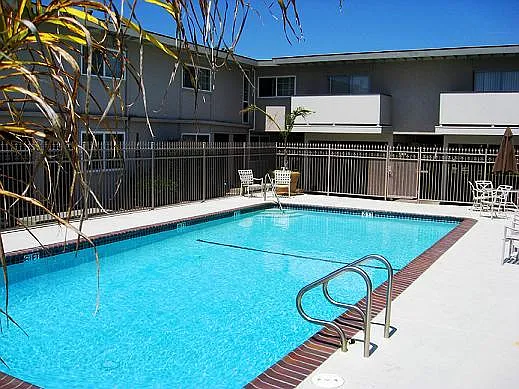 13931 Doolittle Dr — Photo 4