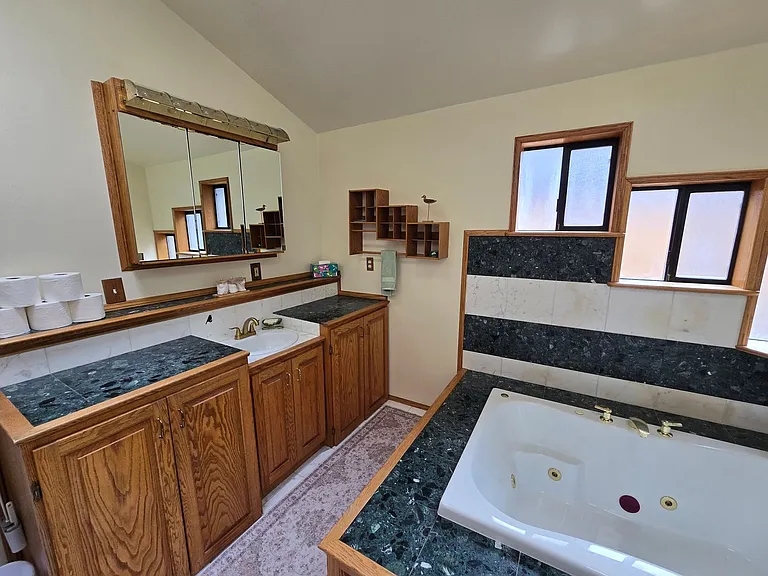 5060 Meyers Ave — Photo 14