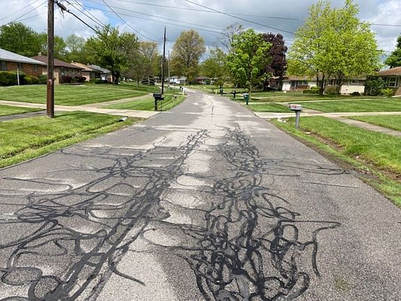 4th image of 18025 Broxton Dr