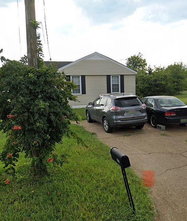 1st image of 932 17th Ave E