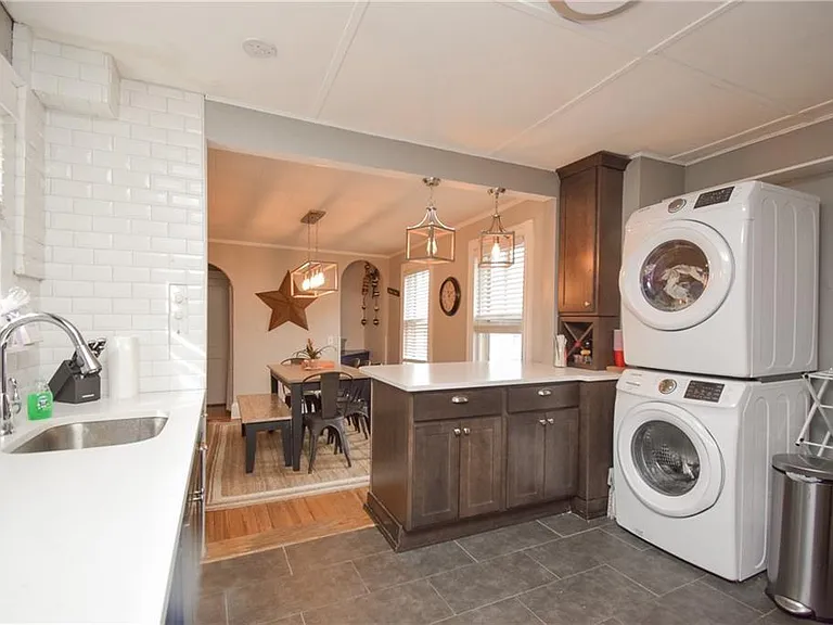 16 Vaughan Ave #2 — Photo 33