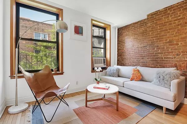 1st image of 218 E 82nd St #4