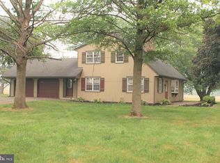 1864 Weavertown Rd, Douglassville, PA 19518