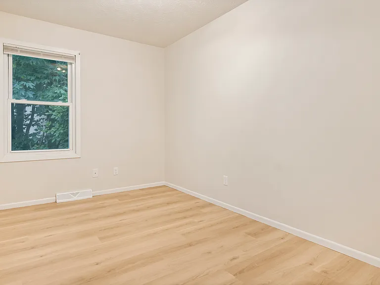540 Lewis St #E — Photo 13